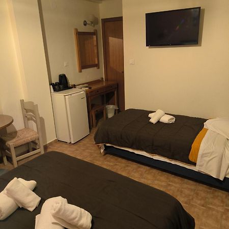 Hotel Almira Agía Triás Buitenkant foto