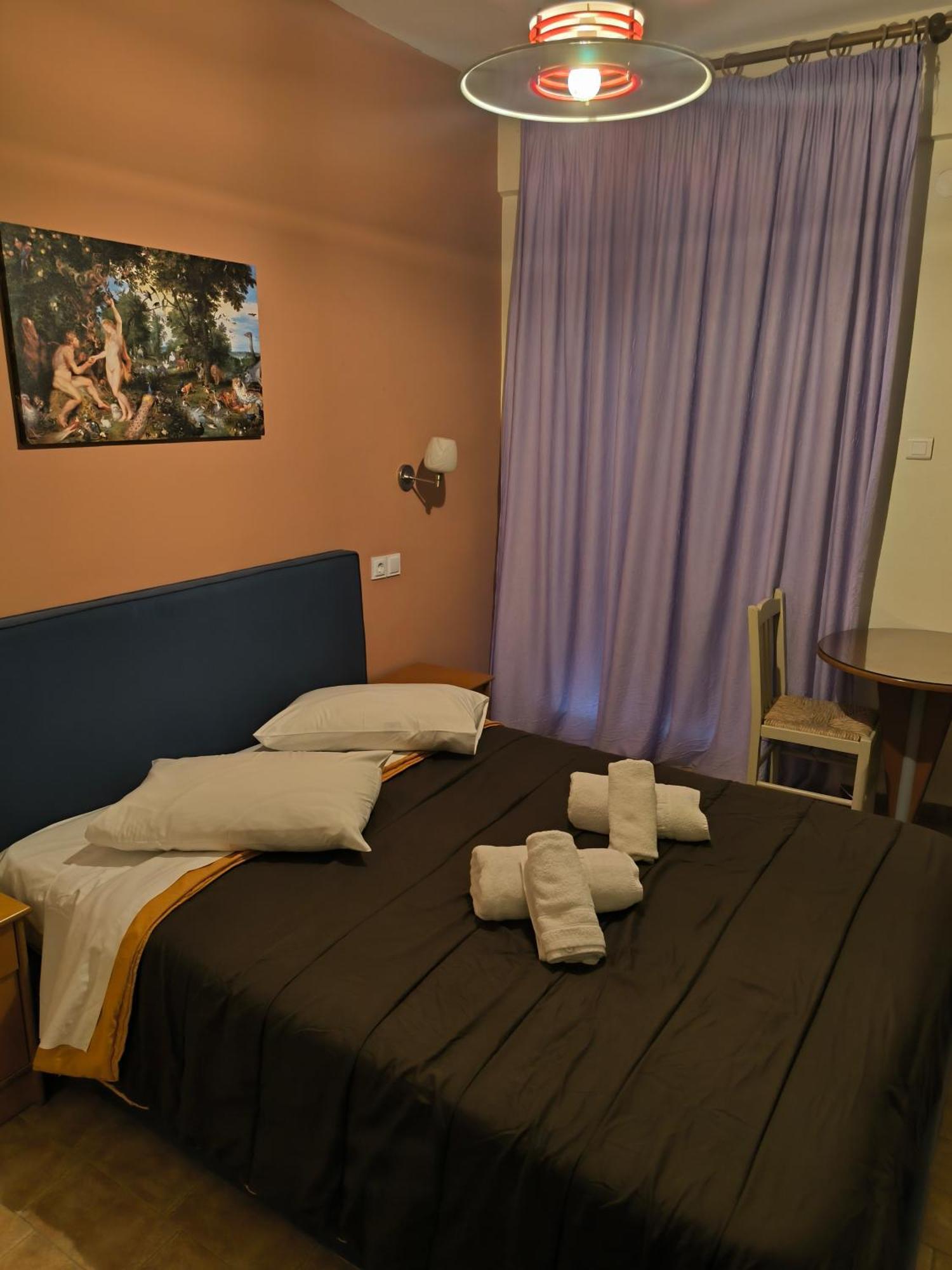 Hotel Almira Agía Triás Buitenkant foto
