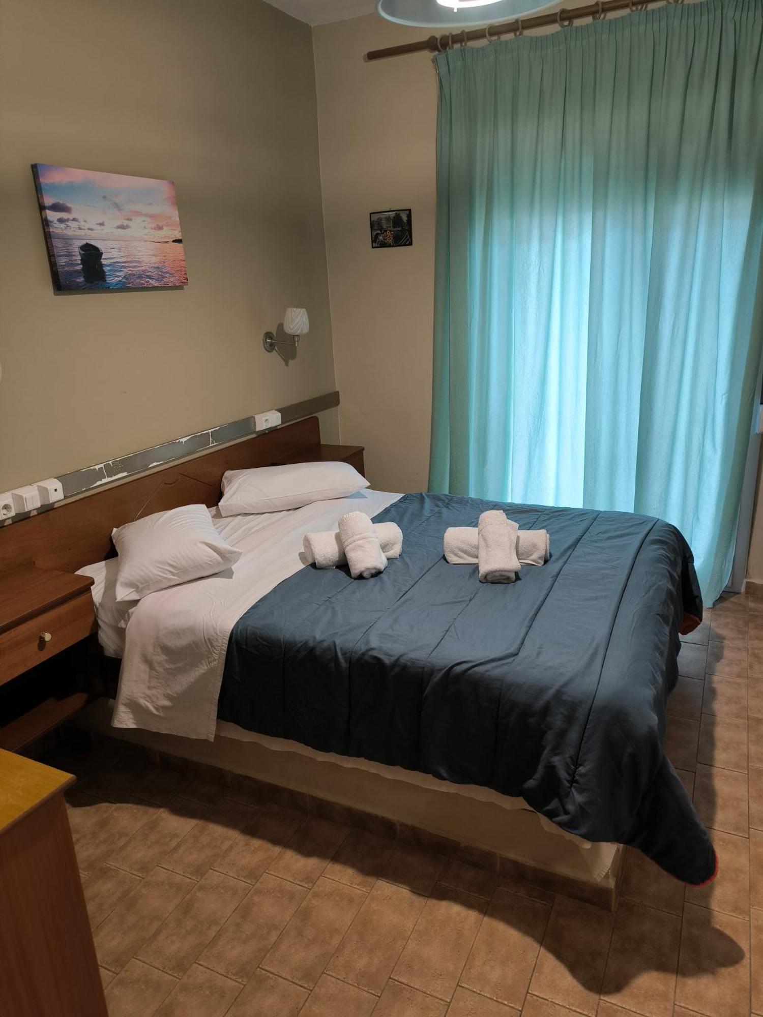 Hotel Almira Agía Triás Buitenkant foto